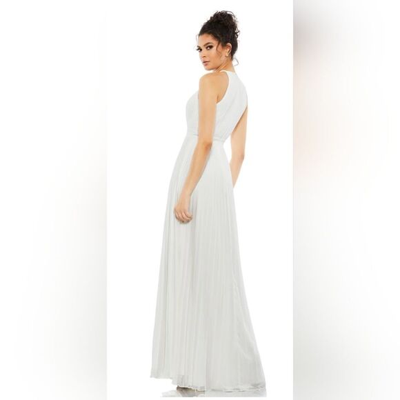 Mac Duggal PLEATED HALTER NECK FLOWY GOWN NWT size 10 white (12496) - Picture 2 of 6